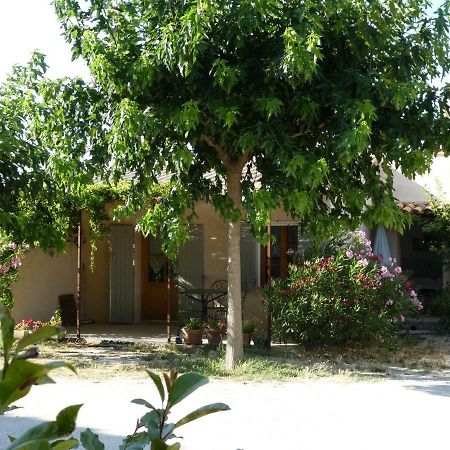 Les Biguieres Maubec (Vaucluse) Exterior foto